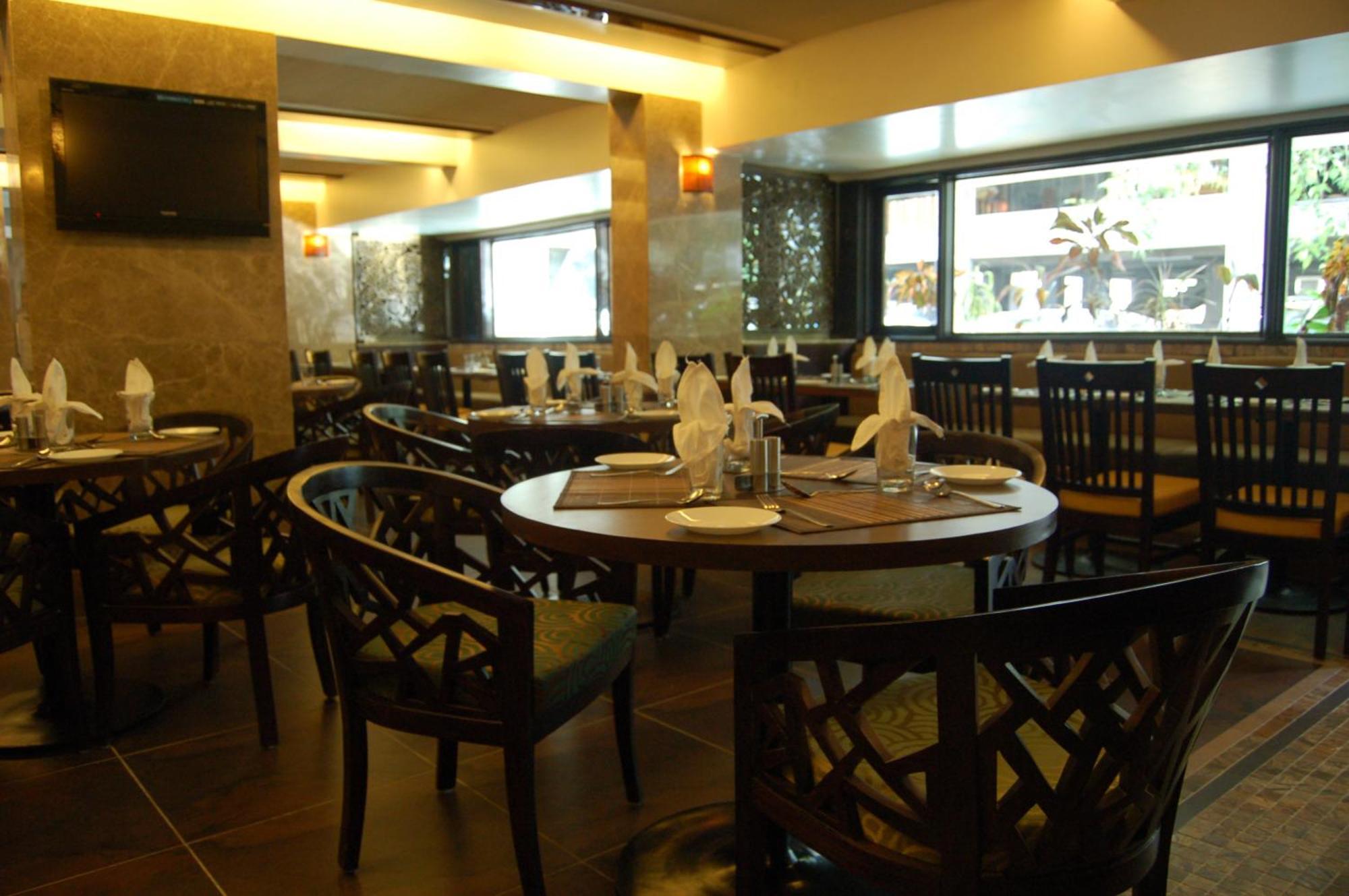 Comfort Inn President Near Ahmedabad Junction Station Exterior foto