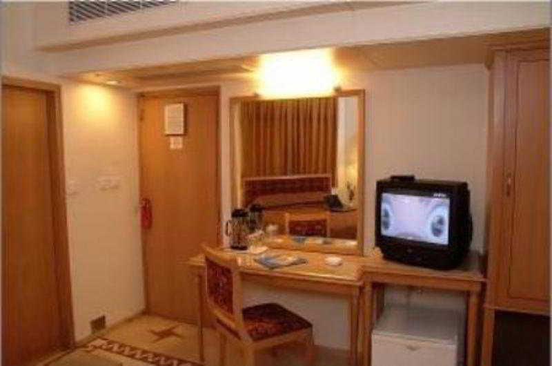 Comfort Inn President Near Ahmedabad Junction Station Exterior foto