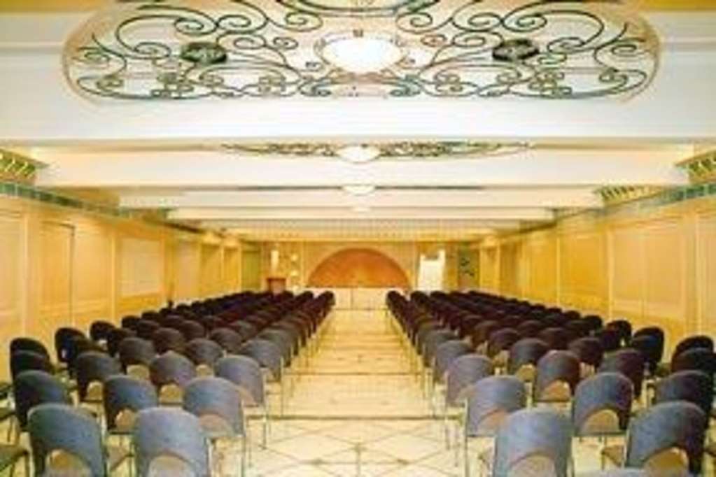 Comfort Inn President Near Ahmedabad Junction Station Instalações foto